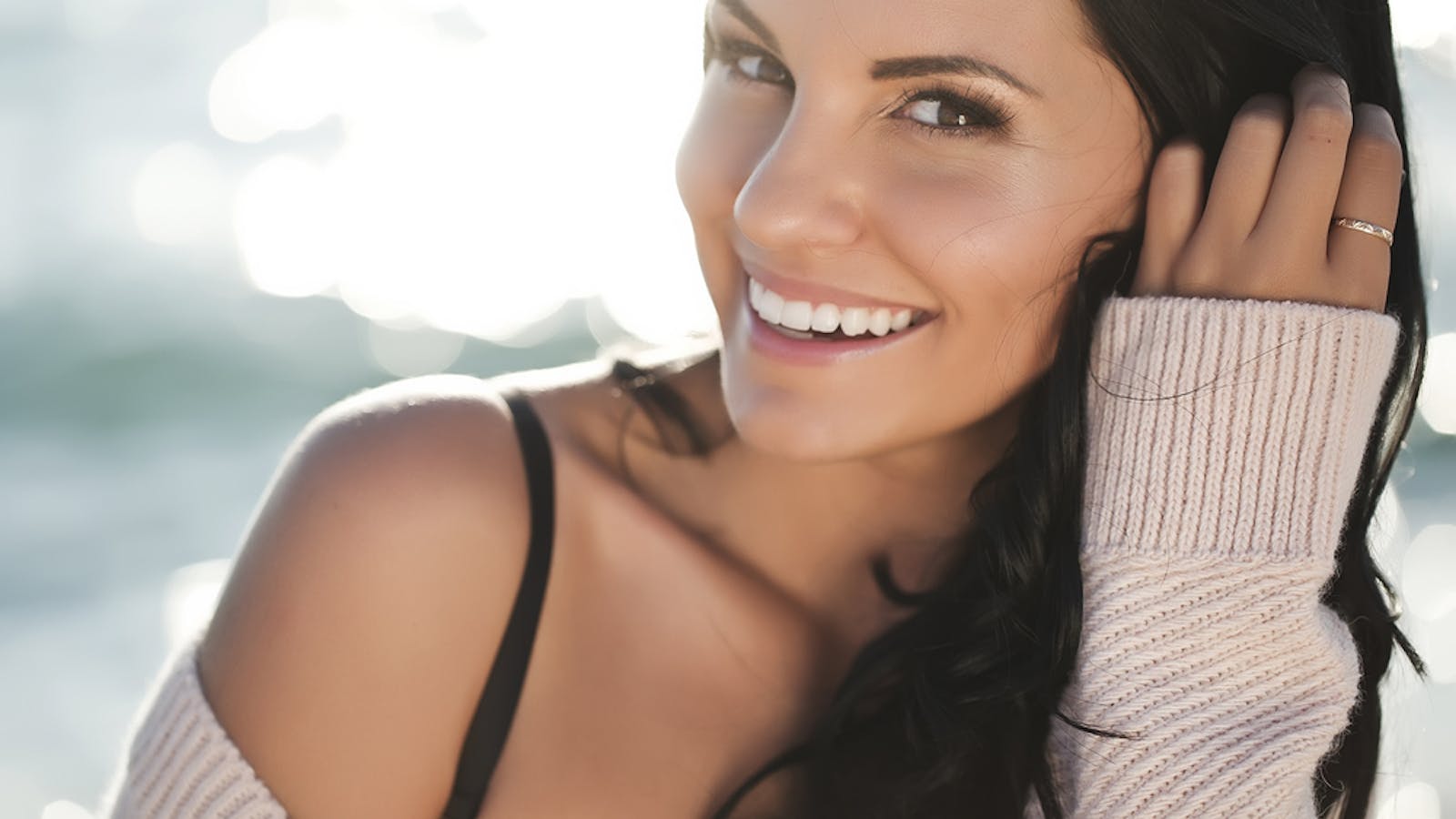 艶っぽい と 色っぽい の違いとは 両者の特徴 艶っぽい芸能人を紹介 Smartlog 艶っぽい と 色っぽい の違いとは 両者の特徴 艶っぽい芸能人を紹介 Smartlog