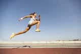 【筋トレ】ジャンプ力を上げる方法｜跳躍力を鍛える簡単な自宅トレーニングメニューとは