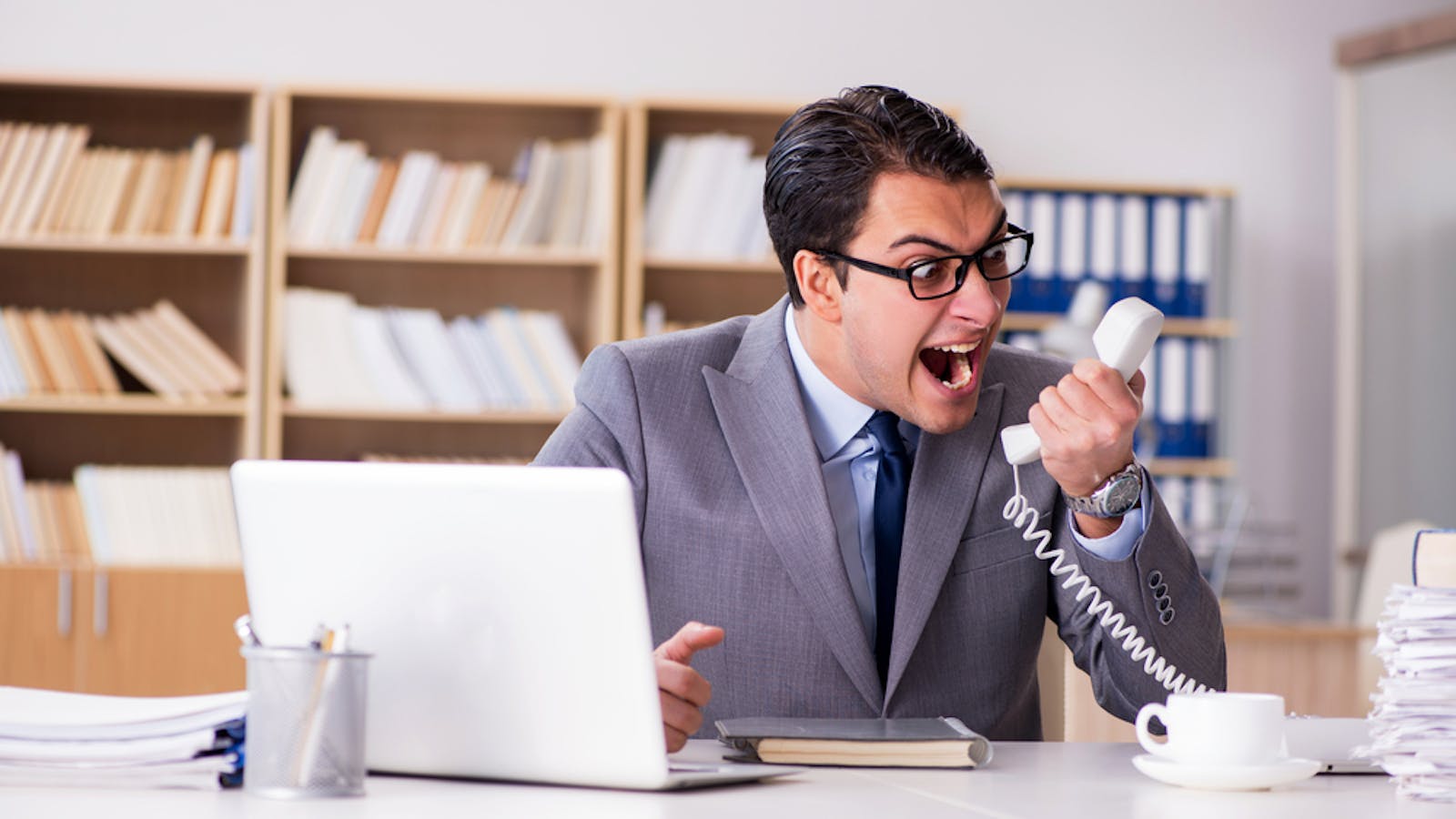 気性が荒い の意味とは 短気で感情の波が激しい人の心理 特徴 接し方を解説 Smartlog 気性が荒い の意味とは 短気で感情の波が激しい人の心理 特徴 接し方を解説 Smartlog