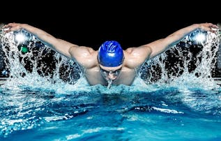 脚やせに効果的な水泳メニュー ダイエットに効く 痩せる泳ぎ方 とは Smartlog