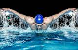 水泳で筋トレ効果を高める秘訣。水中で筋肉を鍛えるメニューを解説