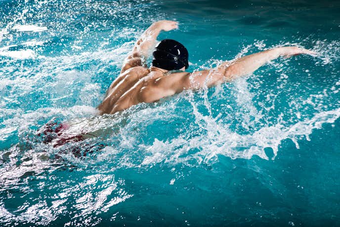水泳で筋トレ効果を高める秘訣 水中で筋肉を鍛えるメニューを解説 Smartlog 水泳で筋トレ効果を高める秘訣 水中で筋肉を鍛えるメニューを解説 Smartlog