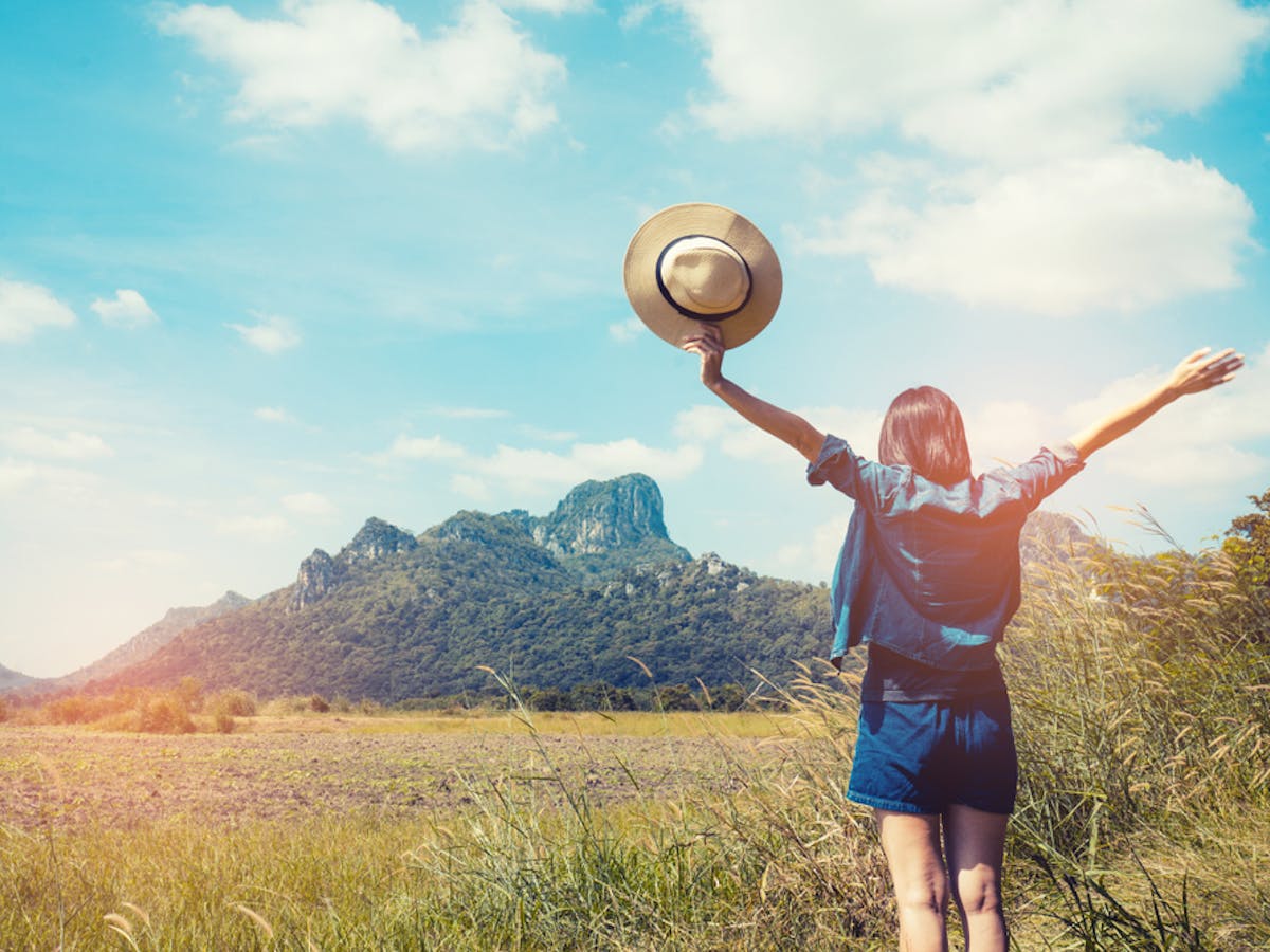 前向きになる ポジティブ な言葉 あなたの背中を押してくれる名言とは Smartlog 前向きになる ポジティブ な言葉 あなたの背中を押してくれる名言とは Smartlog