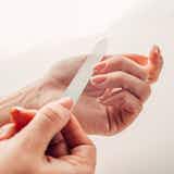 【2025年】爪磨き/爪やすりのおすすめ16選。ピカピカに仕上げて“爪先美人”になろう!