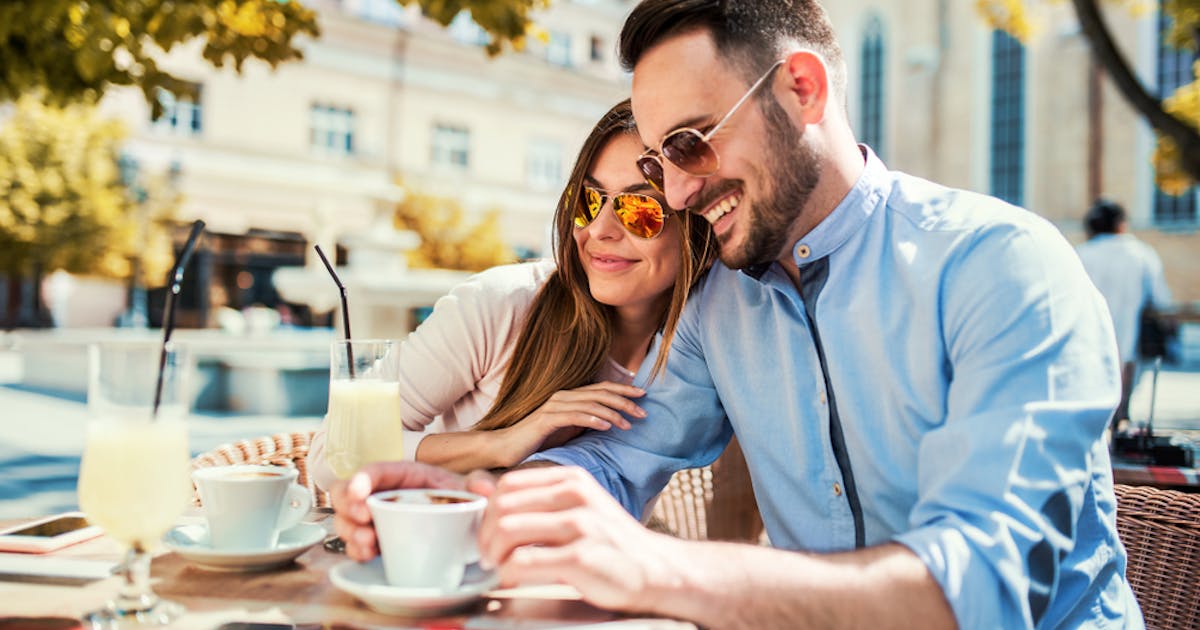 腕にボディタッチをする心理とは わざわざ二の腕に触る意味を男女別に紹介 Smartlog 腕にボディタッチをする心理とは わざわざ二の腕に触る意味を男女別に紹介 Smartlog