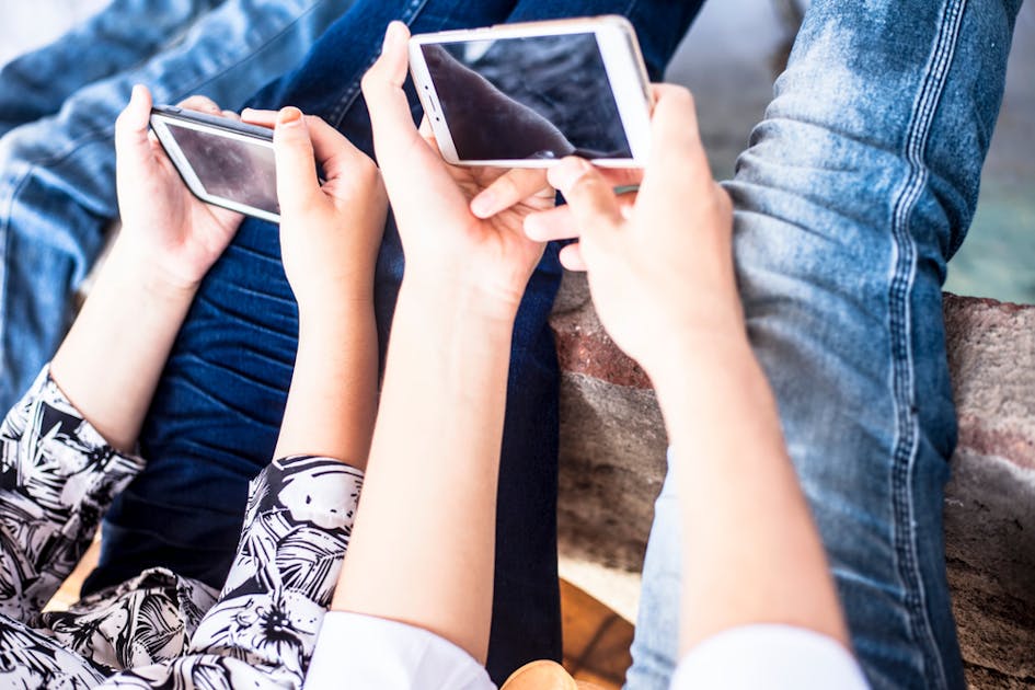 スマホ依存をやめたい 携帯を触る癖がやめられない時の対処法とは Smartlog スマホ依存をやめたい 携帯を触る癖がやめられない時の対処法とは Smartlog