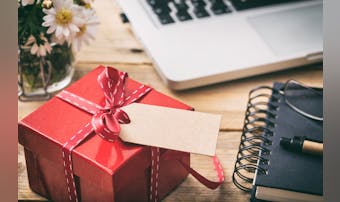 【男女別】退職祝いのおすすめプレゼ...