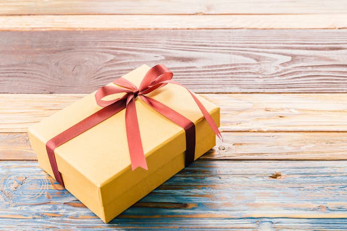 女性がもらって喜ぶ 退職祝い とは 年代別の外さないプレゼントを解説 Smartlog