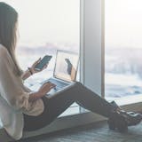 男性から“ご飯に誘われた”時の返事の仕方と...