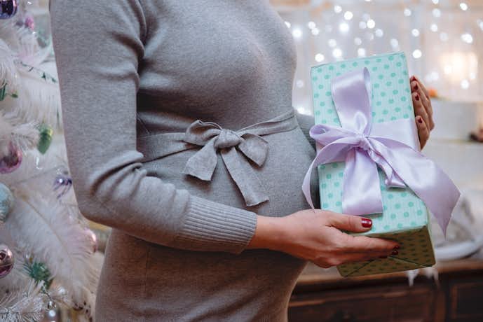 妊婦で出産のために会社を辞める女性へのプレゼント
