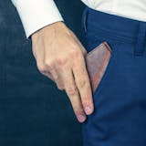 20代メンズに人気の財布ブランド特集|大人...