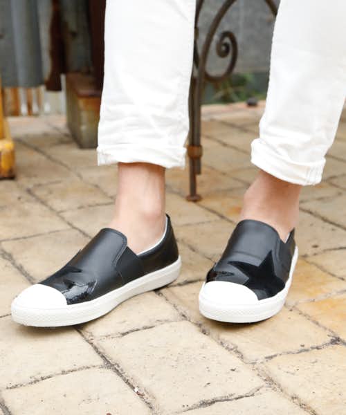 スリッポンでメンズコーデを格上げ ブランド別におすすめの靴を紹介 Smartlog