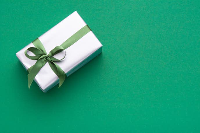 男女別 歳の誕生日に喜ばれるプレゼント特集 成人祝いに最適なギフトとは Smartlog
