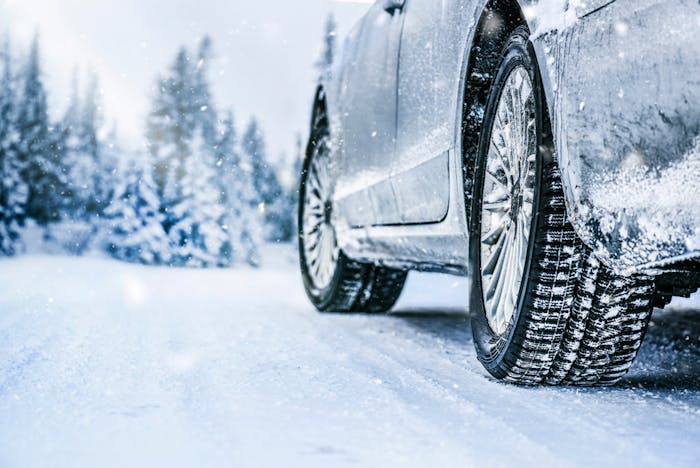 21最新 スタッドレスタイヤのおすすめ比較 雪道も滑らない人気商品とは Smartlog