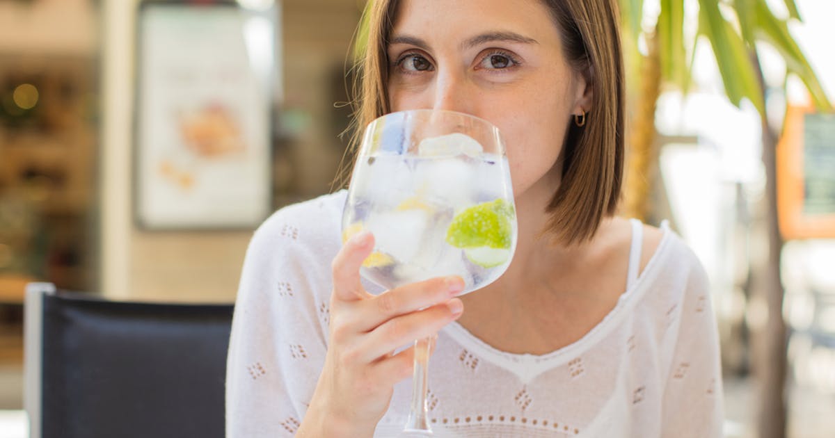 サシ飲みとはどういう意味?男女の片思いを叶える“サシ飲みデート”のコツ Smartlog サシ飲みとはどういう意味?男女の片思いを叶える“サシ飲みデート”のコツ Smartlog