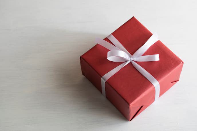 男女別 歳の誕生日に喜ばれるプレゼント特集 成人祝いに最適なギフトとは Smartlog