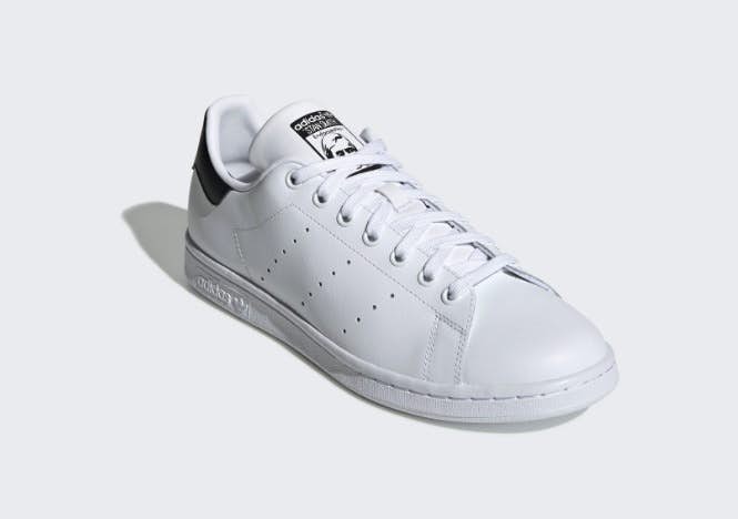 人気のスニーカーブランド16選 粋なメンズにおすすめの一足とは Smartlog 人気のスニーカーブランド16選 粋なメンズにおすすめの一足とは Smartlog