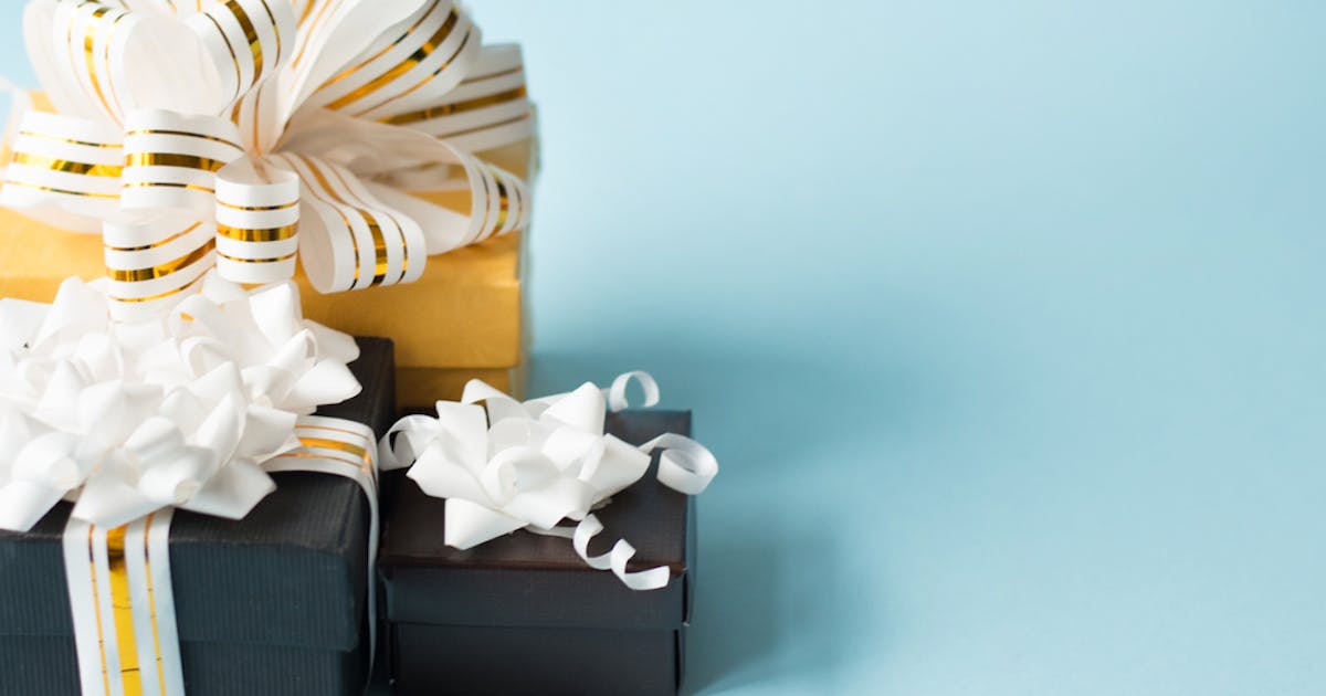 就職祝い 内定祝いのおすすめプレゼント23選 お祝い金額の相場とマナーを解説 Smartlog 就職祝い 内定祝いのおすすめプレゼント23選 お祝い金額の相場とマナーを解説 Smartlog