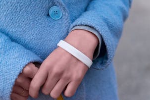 静電気除去グッズのおすすめ18選 ブレスレット シートなど効果的なアイテムとは Smartlog