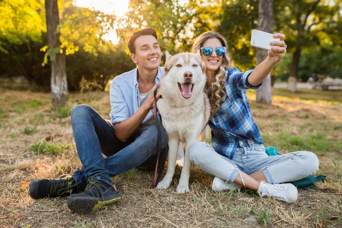 仲良し夫婦の特徴 エピソード集 夫婦が仲良しでいる10の秘訣とは Smartlog