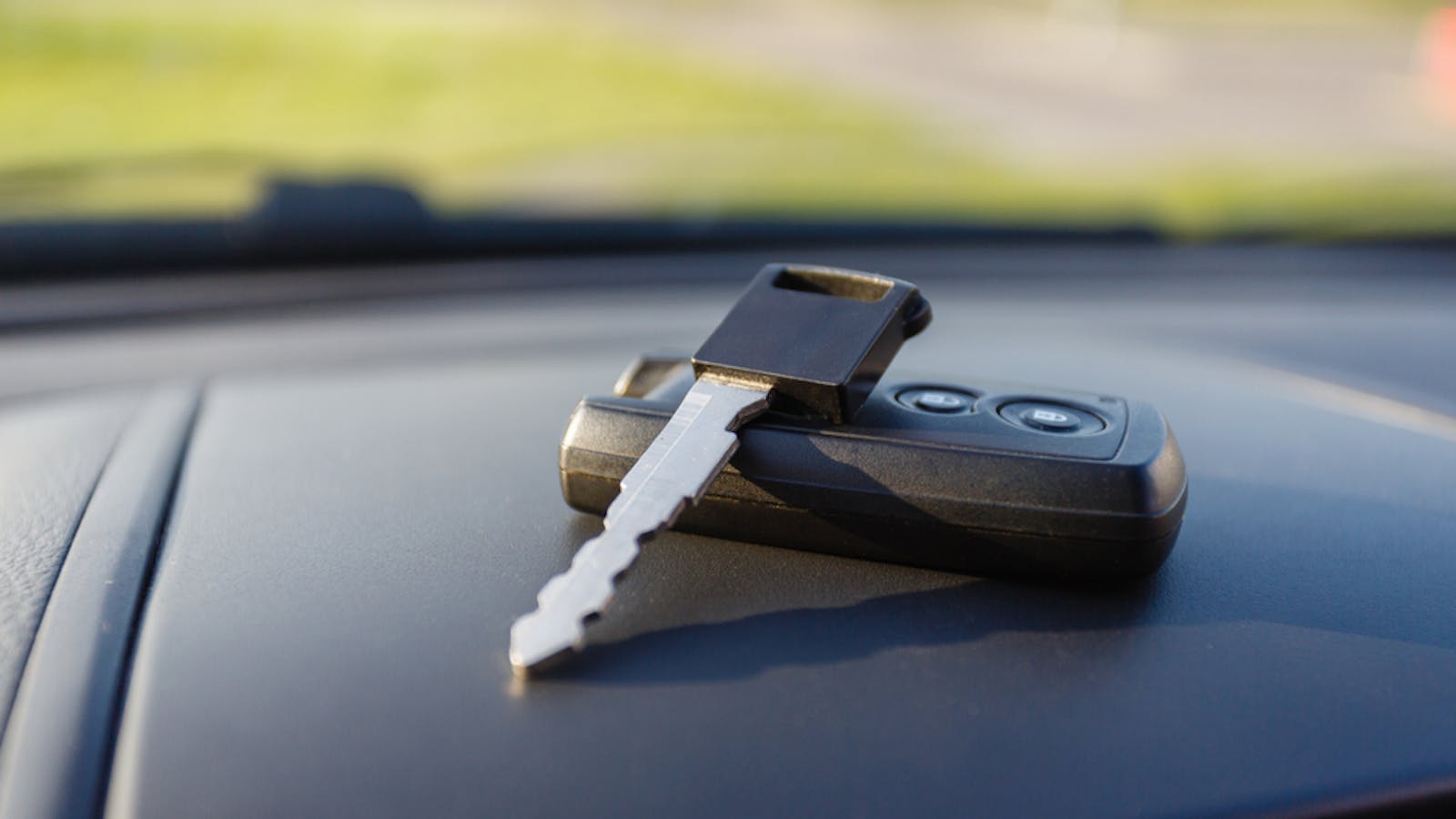 エンジンスターターのおすすめ10選 取り付けるメリット 選び方を紹介 セレクト エンジンスターターのおすすめ10選 取り付けるメリット 選び方を紹介 セレクト