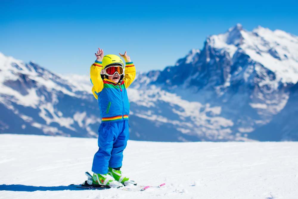 キッズ】スキーウェアの人気おすすめ20選｜子供用ウェアの選び方とは