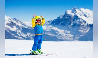 【キッズ】スキーウェアの人気おすすめ20選｜子供用ウェアの選び方とは