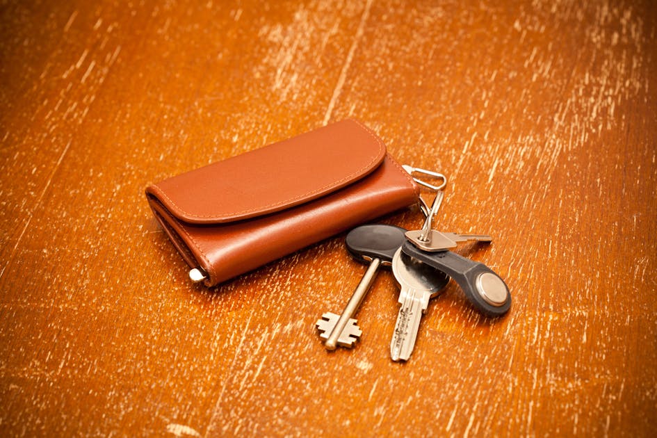 スマートキーケースのおすすめ15選 おしゃれに鍵を収納する人気アイテムとは Smartlog スマートキーケースのおすすめ15選 おしゃれに鍵を収納する人気アイテムとは Smartlog
