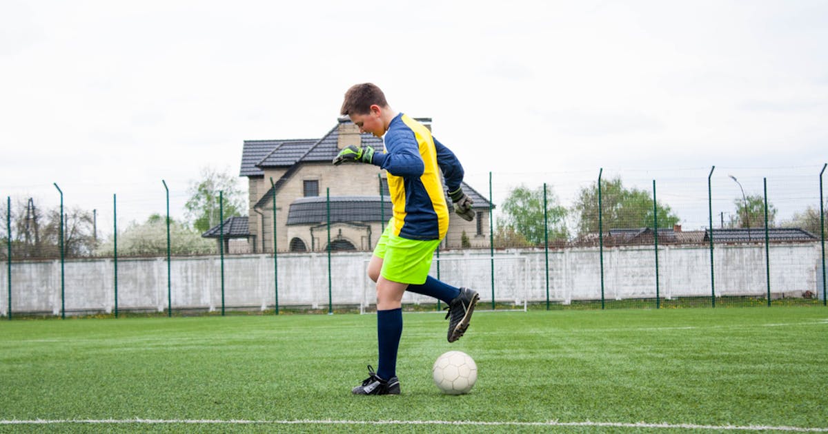 サッカー 練習用のピステとは 人気ブランドの上下セットを紹介 Smartlog サッカー 練習用のピステとは 人気ブランドの上下セットを紹介 Smartlog