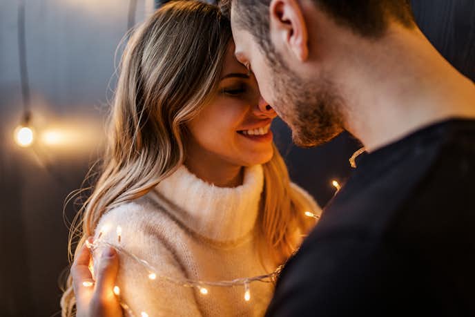 付き合う前にキスされた キスした男性の心理 本気度の確かめ方とは Smartlog 付き合う前にキスされた キスした男性の心理 本気度の確かめ方とは Smartlog