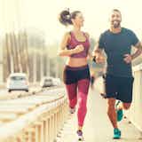 おしゃれランニングウェアのおすすめ特集|メンズ&レディースの人気アイテムとは