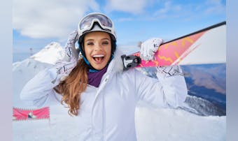 【レディース】スキーウェアの人気おすすめ比較。激安／高級ブランド商品を解説
