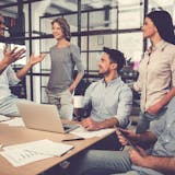 人に好かれる人の7つの共通点。周りに人が集...