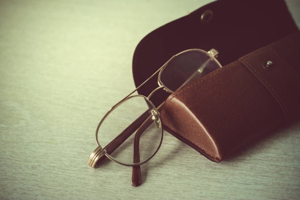 メガネケースの人気おすすめ19選｜おしゃれで使いやすい眼鏡入れとは | Smartlog