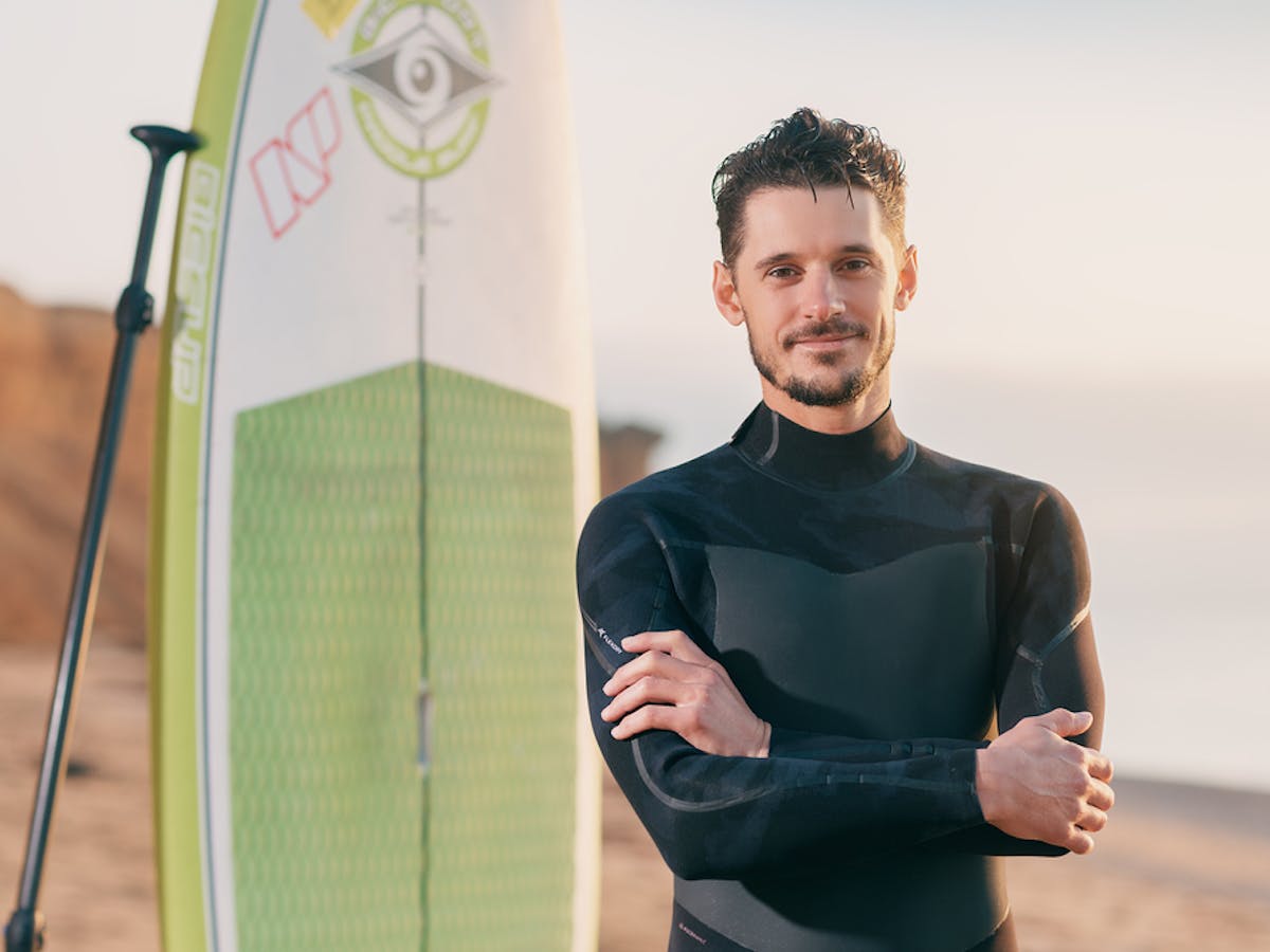 メンズ ラッシュガードのおすすめ18選 おしゃれで人気な一着とは Smartlog メンズ ラッシュガードのおすすめ18選 おしゃれで人気な一着とは Smartlog