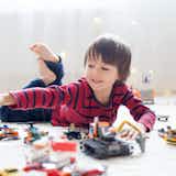 【小学生向け】知育玩具のおすすめ20選。低学年/高学年に人気のおもちゃとは