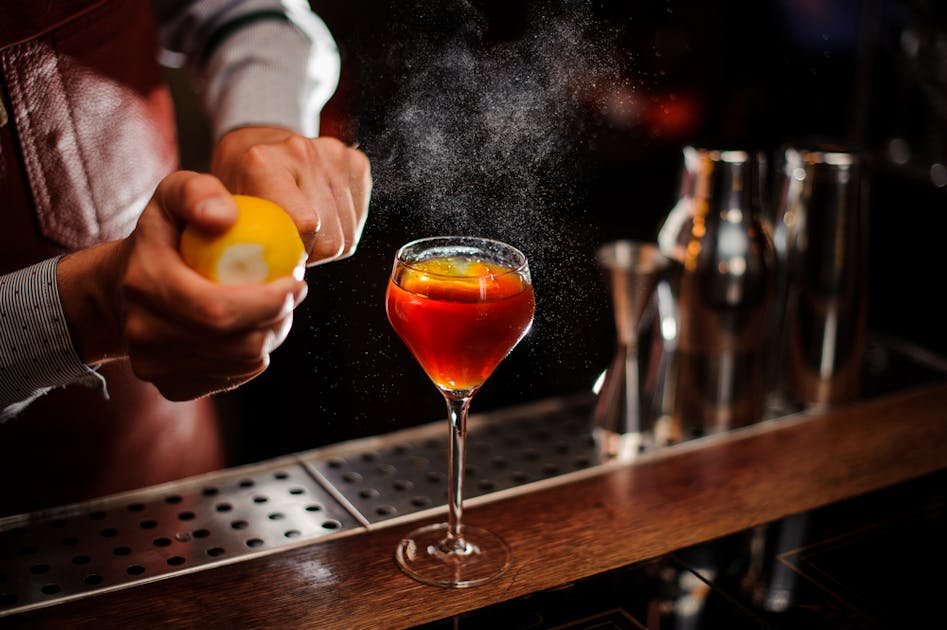 定番カクテルのおすすめ60種類 初心者が飲みやすい人気のお酒一覧とは Smartlog 定番カクテルのおすすめ60種類 初心者が飲みやすい人気のお酒一覧とは Smartlog