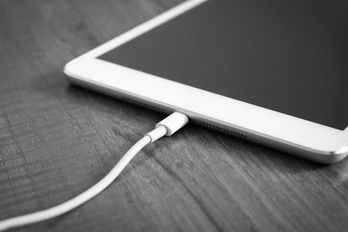 Ipadproにおすすめの充電器5選 急速充電できる人気ケーブルも解説 Smartlog Ipadproにおすすめの充電器5選 急速充電できる人気ケーブルも解説 Smartlog