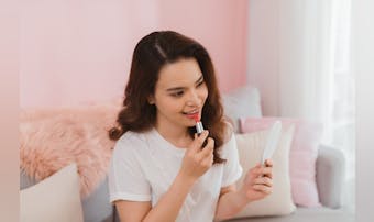 誕生日プレゼントにおすすめのリップ...