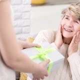 70代女性が喜ぶプレゼントランキング|母親...