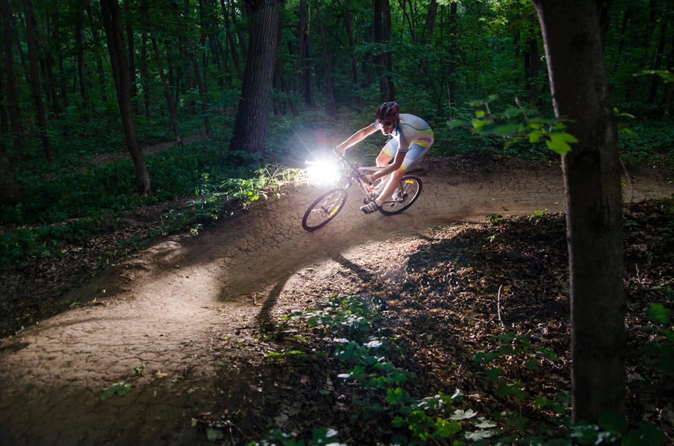 おしゃれな自転車ライトのおすすめ10選 明るくてかわいい人気の照明とは セレクト