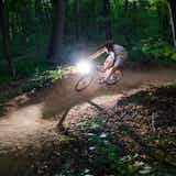 おしゃれな自転車ライトのおすすめ10選|明るくてかわいい人気の照明とは?