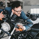 バイク好きな男性へおすすめのプレゼント10...