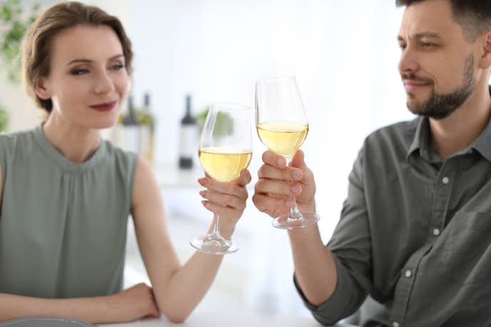 サシ飲みの意味とは 男女の片思いを叶える サシ飲みデート のコツ Smartlog サシ飲みの意味とは 男女の片思いを叶える サシ飲みデート のコツ Smartlog