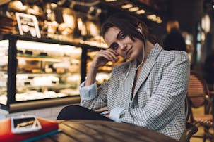 声が低い女性が歌いやすいカラオケソング30選 低音ボイスが綺麗な人気曲とは Smartlog