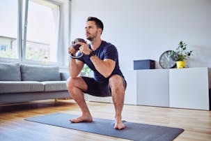 プロ直伝 骨盤スクワットの効果的なやり方 ぽっこりお腹解消のやり方とは Smartlog