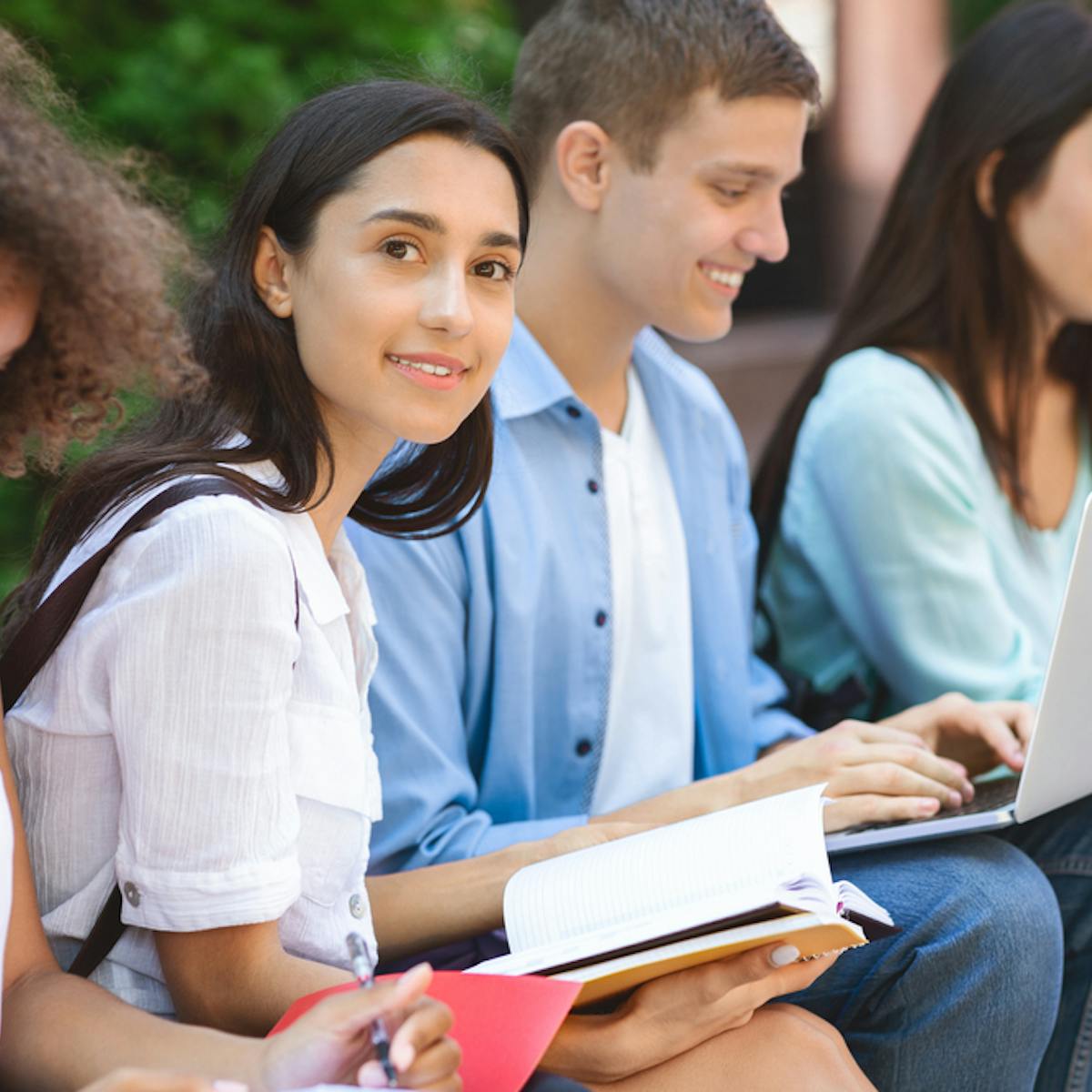 暇な大学生が今すぐやるべきこと15選 暇な時間を有意義に過ごす方法とは Smartlog 暇な大学生が今すぐやるべきこと15選 暇な時間を有意義に過ごす方法とは Smartlog