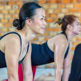 【50代女性】お腹周りの脂肪を落とす方法。更年期のぽっこりお腹を凹ますダイエットとは