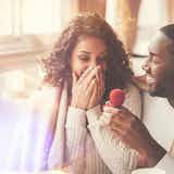 結婚を決めるタイミングはいつ?ゴールインまでの交際期間やプロポーズする決め手を解説