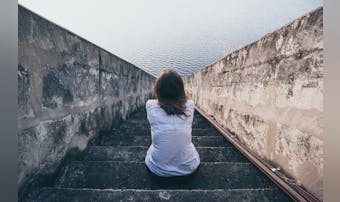 【男女共通】寂しさの感情の正体とは？寂しい気持ちを埋める8つの解消方法を解説